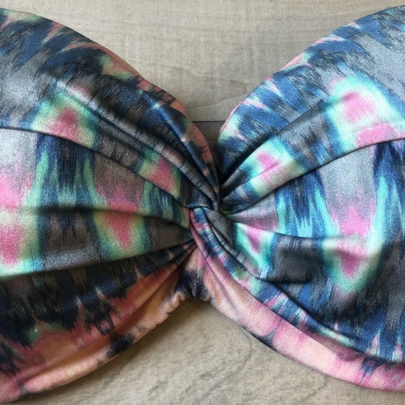 Vs strapless watercolor padded bikini top. Size 36D - Picture 2 of 4